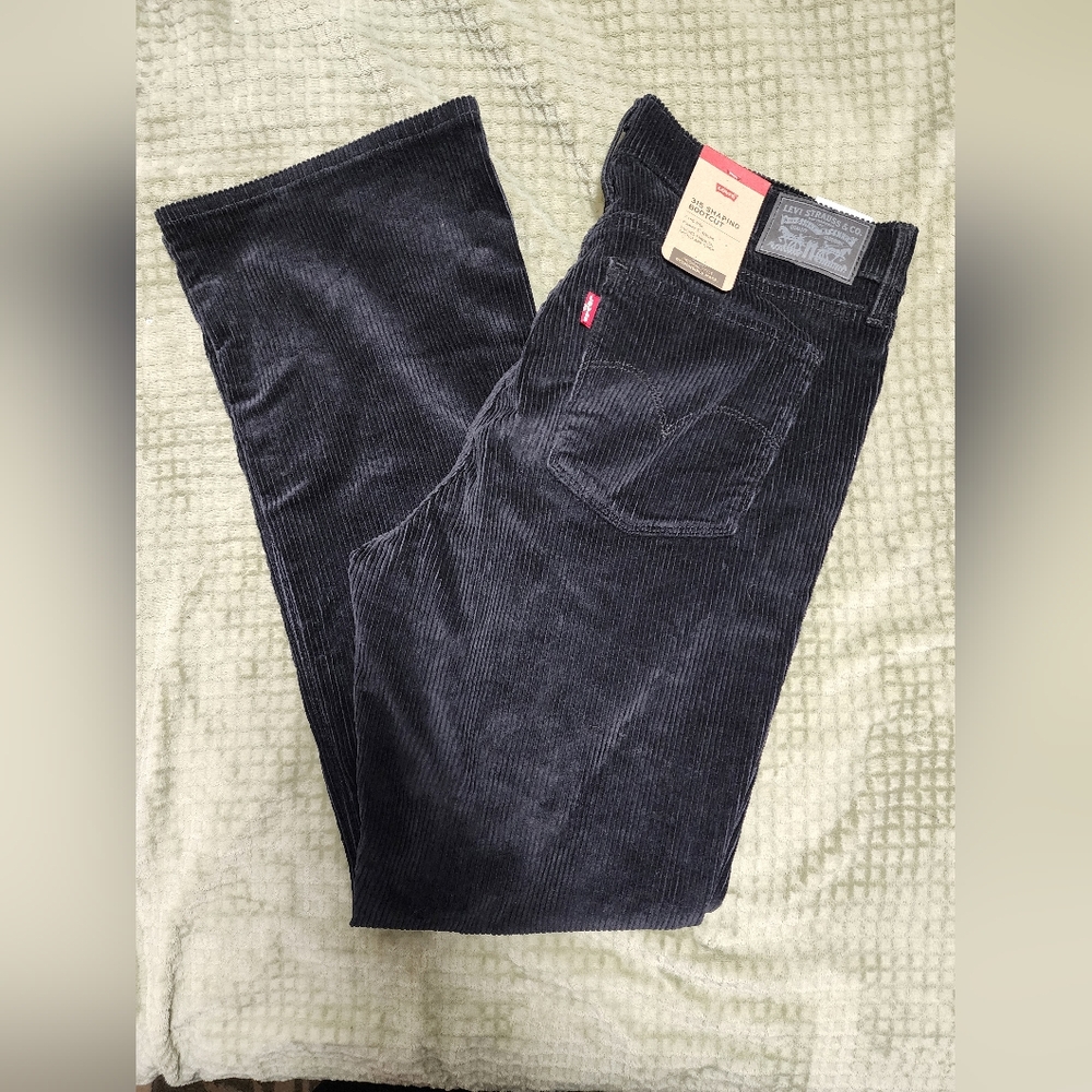 ✨️NWT✨️ Levi's 315 Shaping Boot Cut, Black Corduroy, Size 32 x 30